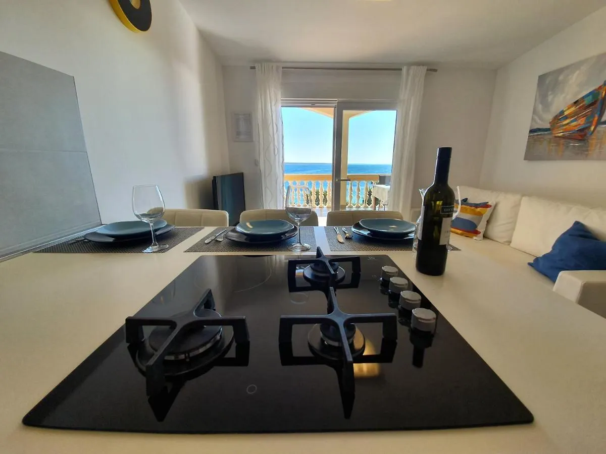 Apartment Comfortable Family Apt Iris 20M From Beach In Mandre Croatia