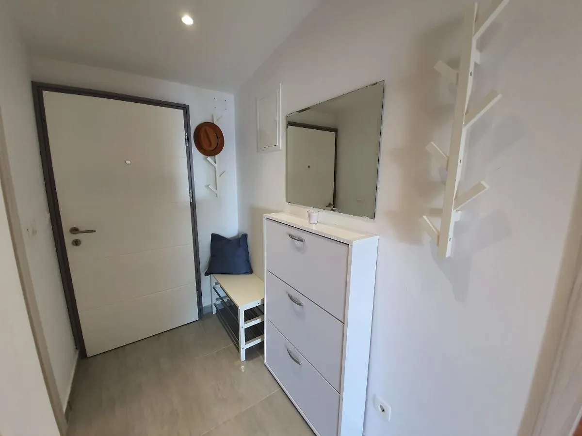 Comfortable Family Apt Iris 20M From Beach In Mandre Apartment
