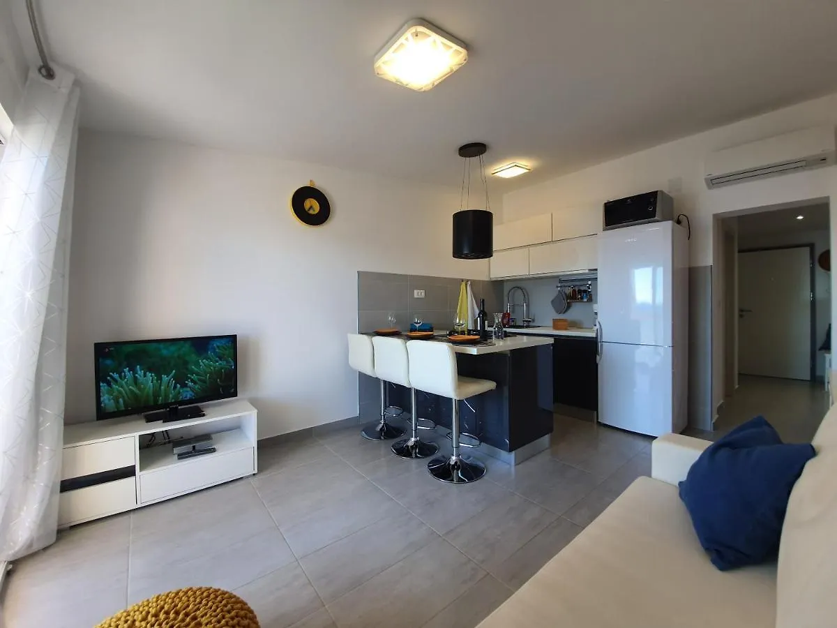 Comfortable Family Apt Iris 20M From Beach In Mandre Croatia