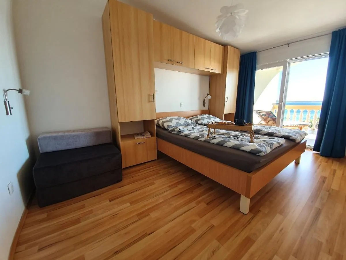 Apartment Comfortable Family Apt Iris 20M From Beach In Mandre Croatia