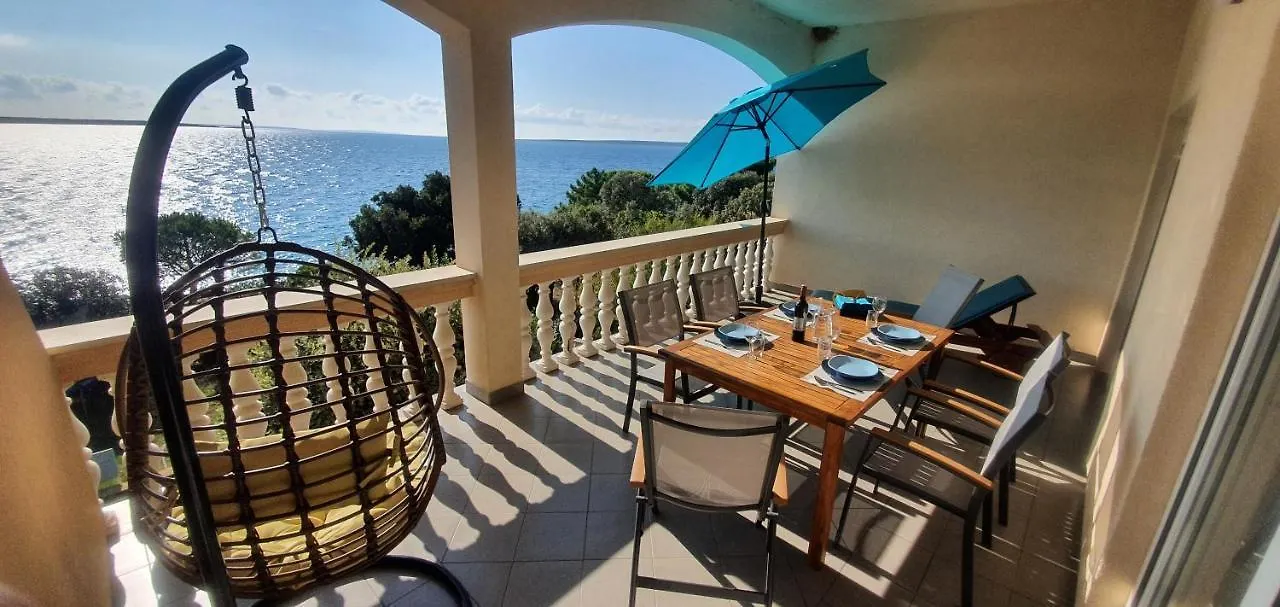 Comfortable Family Apt Iris 20M From Beach In Mandre 0*,  Croatia