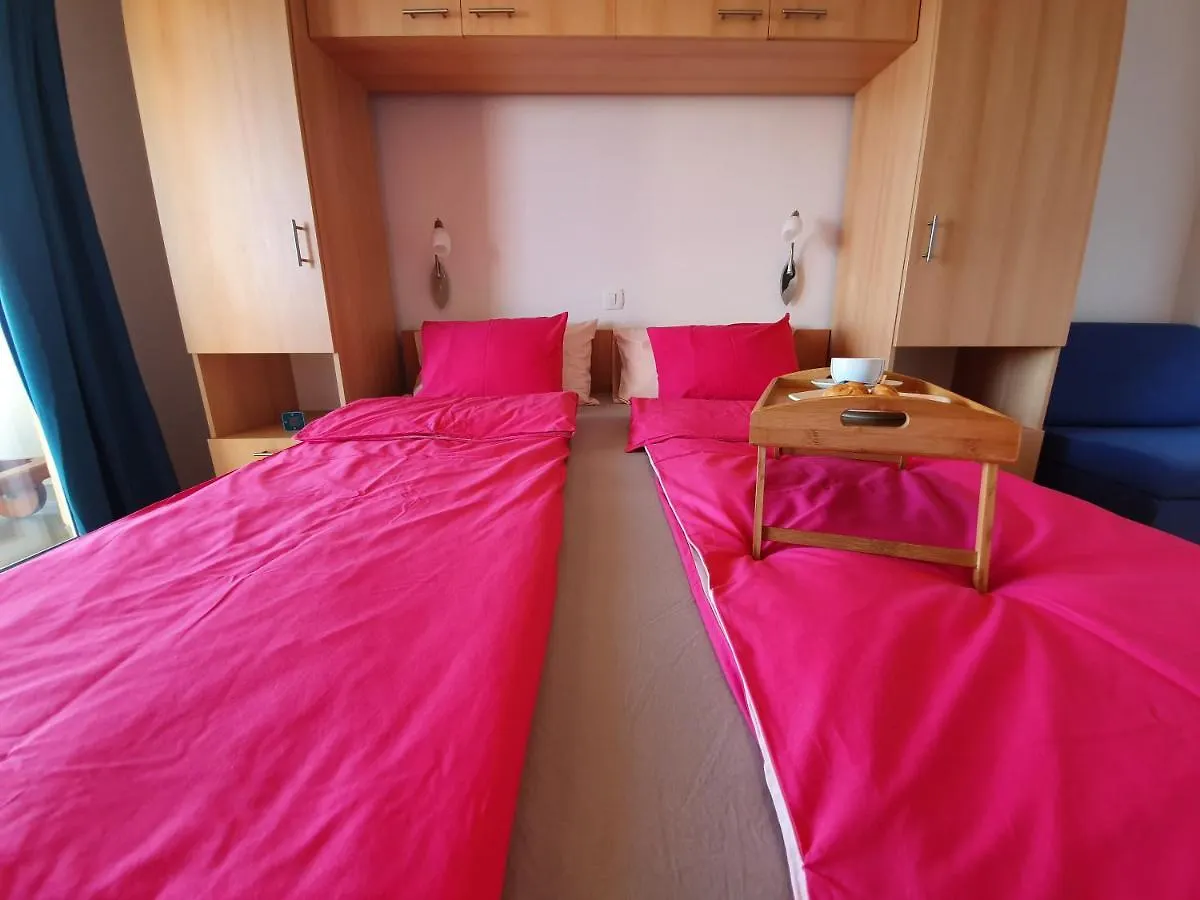 Comfortable Family Apt Iris 20M From Beach In Mandre