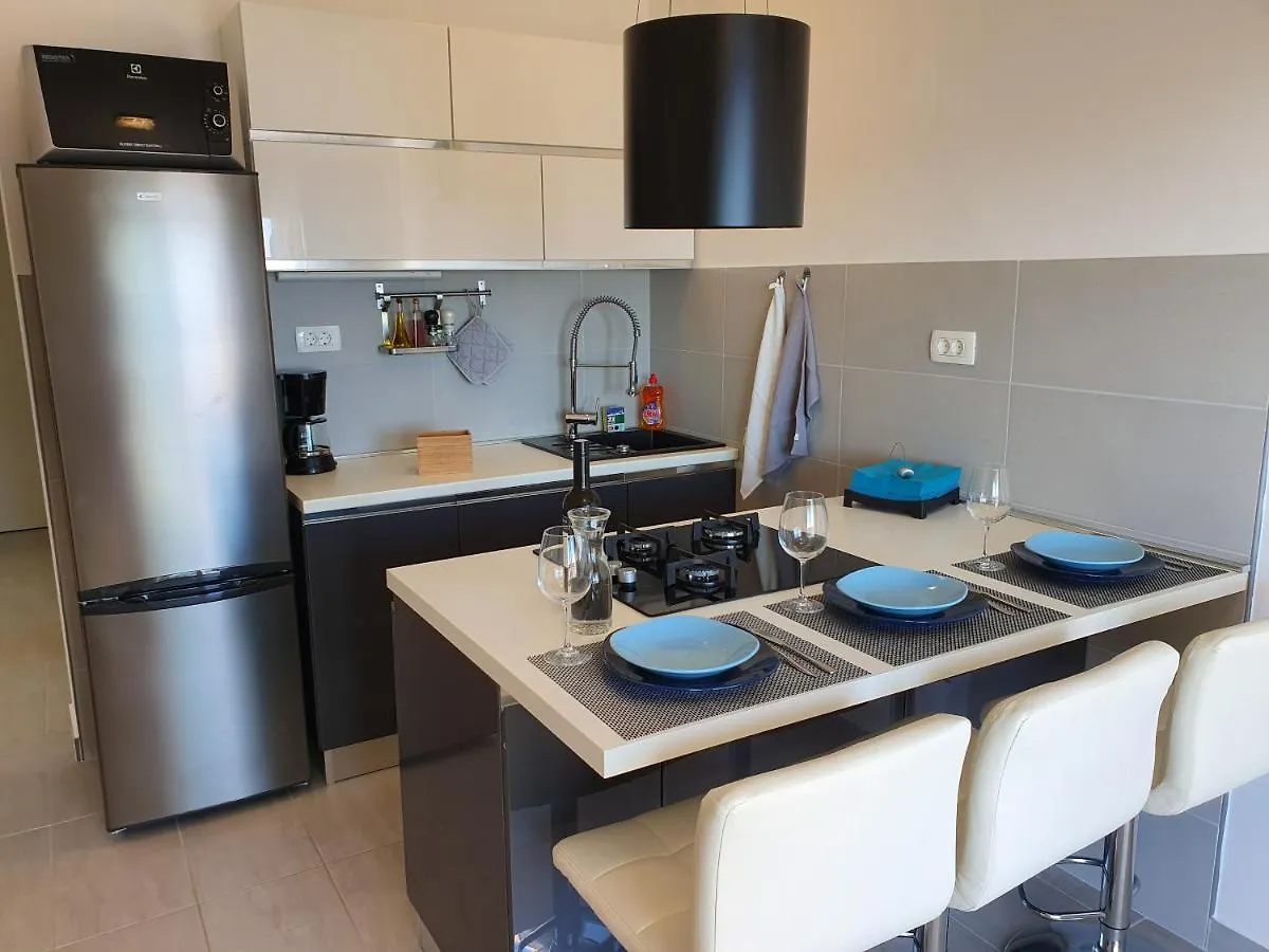 Comfortable Family Apt Iris 20M From Beach In Mandre