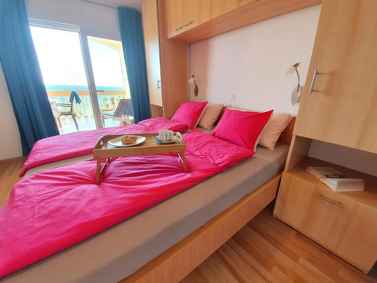 Comfortable Family Apt Iris 20M From Beach In Mandre 0*,  Croatia