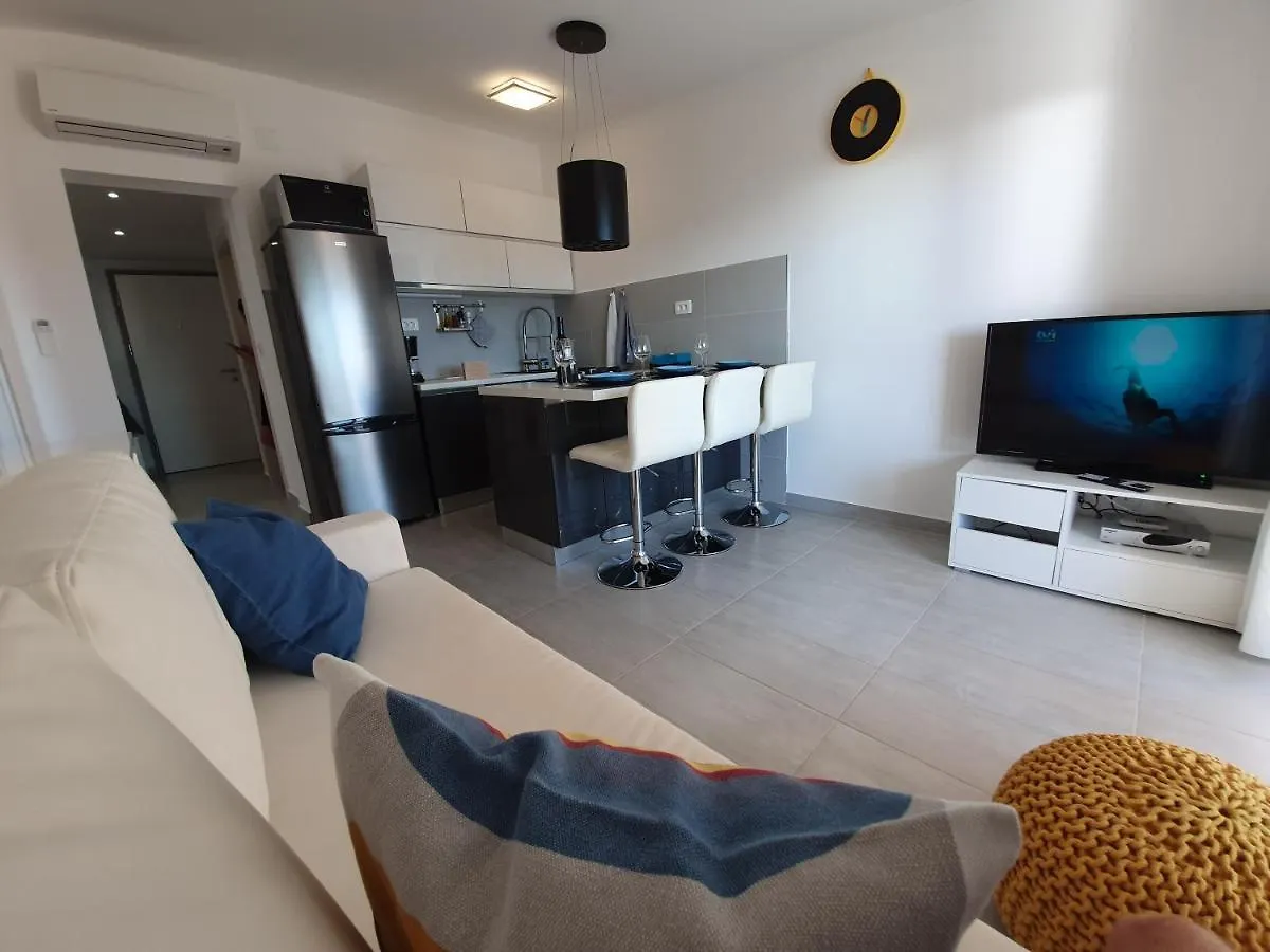 Comfortable Family Apt Iris 20M From Beach In Mandre 0*,  Croatia