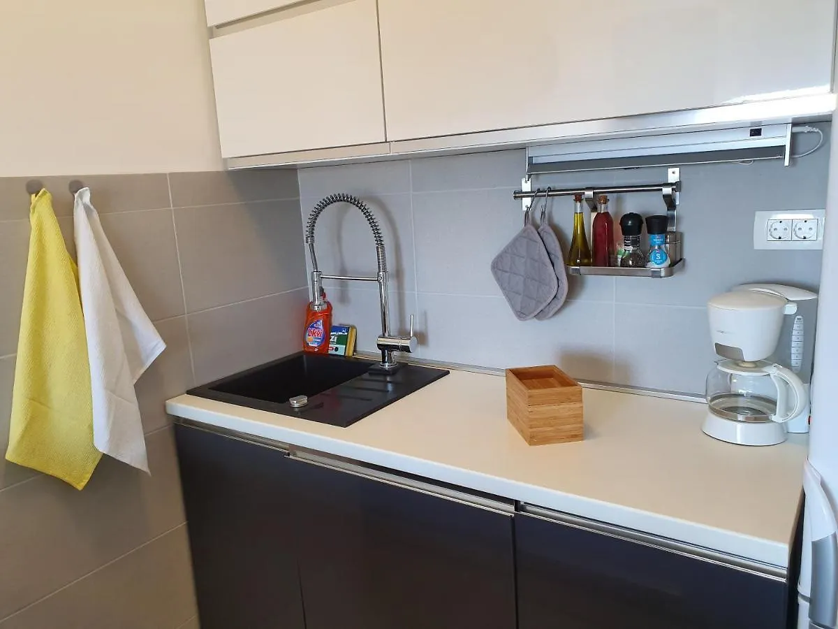 Comfortable Family Apt Iris 20M From Beach In Mandre 0*,  Croatia